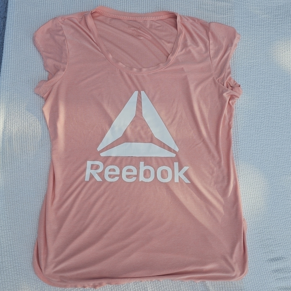 Reebok salmon pink short sleeve athletic gym yoga t-shirt size large
